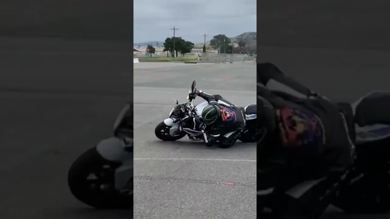 1ST ELBOW DOWN! Stock 2018 BMW S1000R