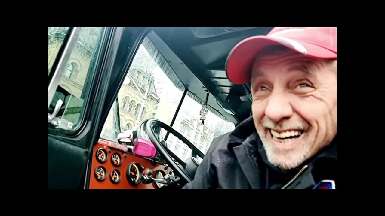 🚛TRUCKER SAYS 🚚"IT'S ABOUT TO GET UGLY FOR CANADA"🇨🇦