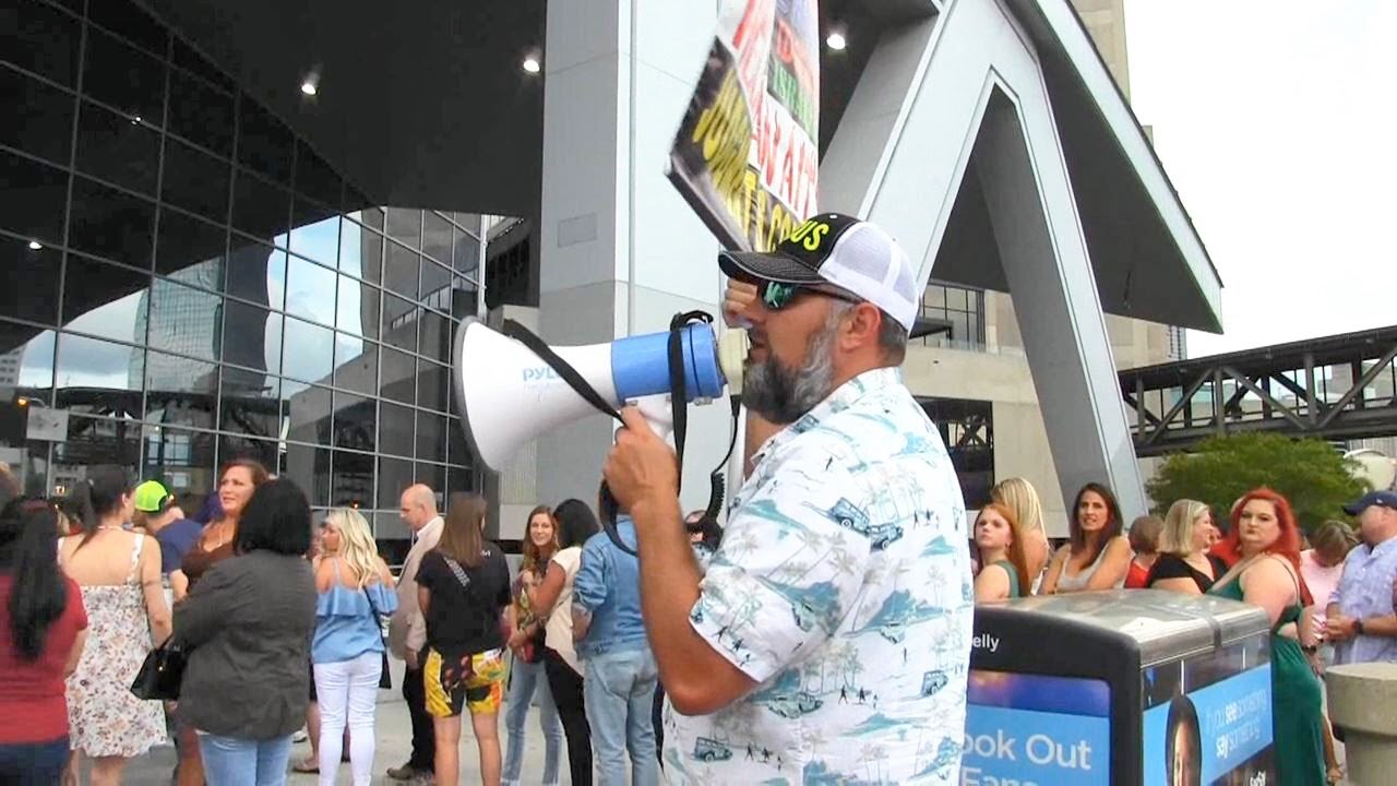 New Kids on the Block Concert Street Preaching - PROBLEMS w/Police (Atlanta) - Kerrigan Skelly