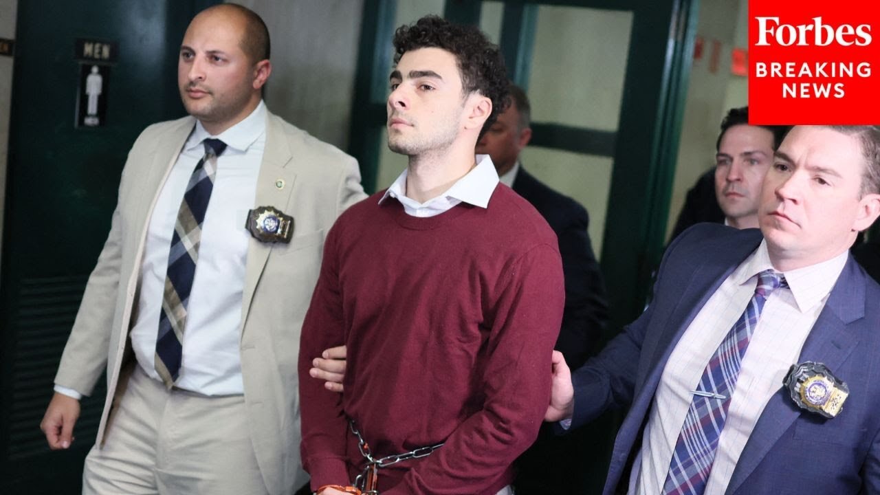 BREAKING NEWS: UnitedHealthcare CEO Murder Suspect Luigi Mangione Arrives At Court