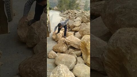 He tries to inclined rock road but can't finally he did 👌👌💪💪💪😂🦅🔥