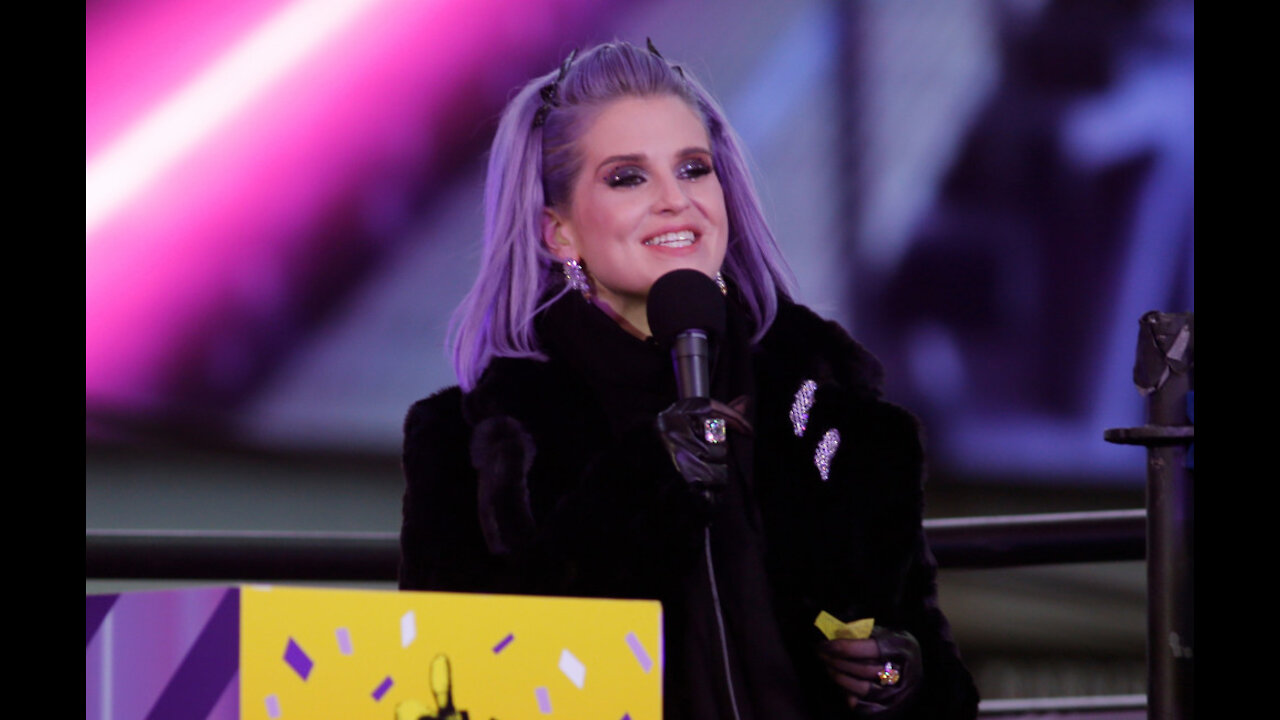 Kelly Osbourne binged on 'three bottles of champagne and 24 White Claws a day' amid relapse