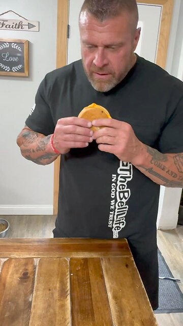 How Fast Can You Eat A Cheeseburger