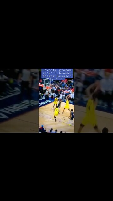 Devonte Graham ( 6 foot 1) shuts down Walker Kessler (7 foot 1) with a big block in the paint !
