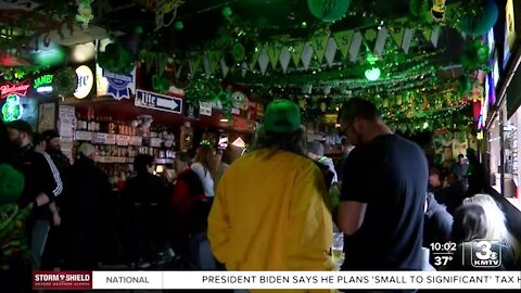 Bars welcome St. Patrick's Day crowds after canceling events last year