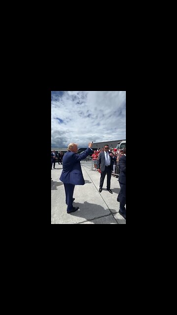 President Donald J. Trump is greeted by supporters in Pennsylvania!