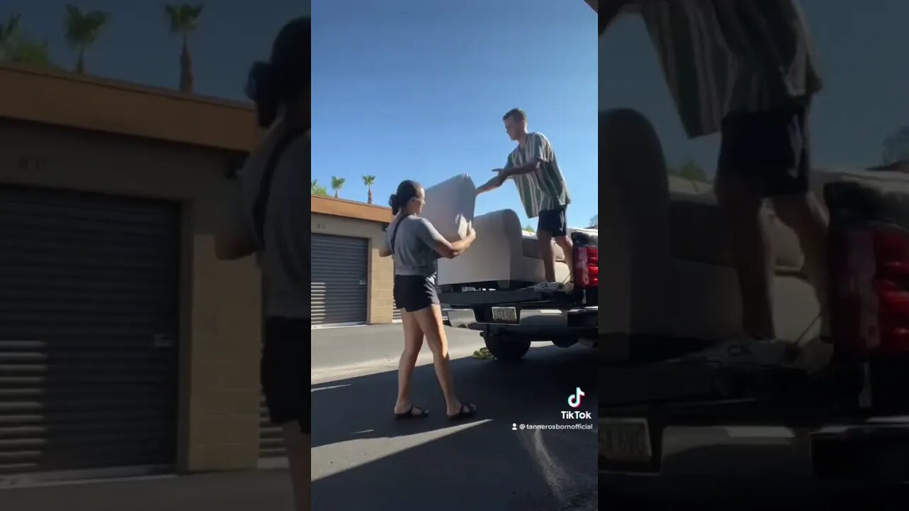 How I fit big sectionals in the back of my pickup box 🛋 💰