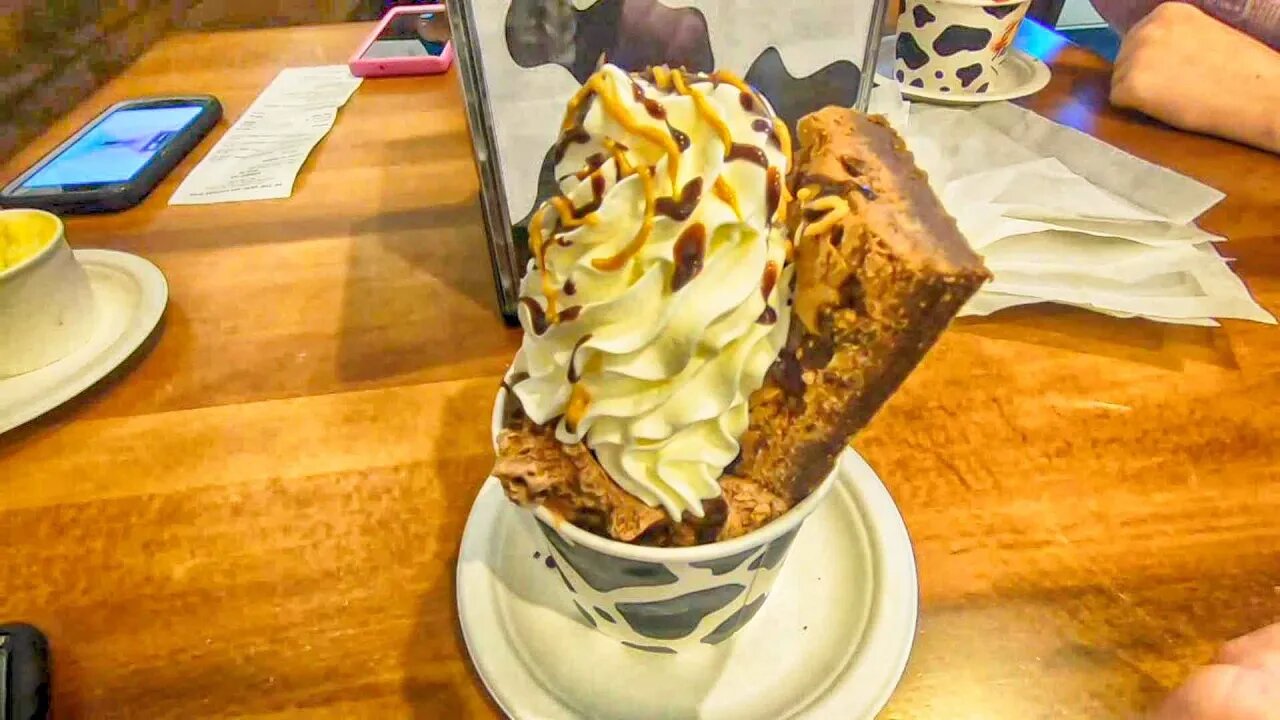 Indulge in Sweet Bliss at the Yard Milkshake Bar in Pigeon Forge, Tennessee!