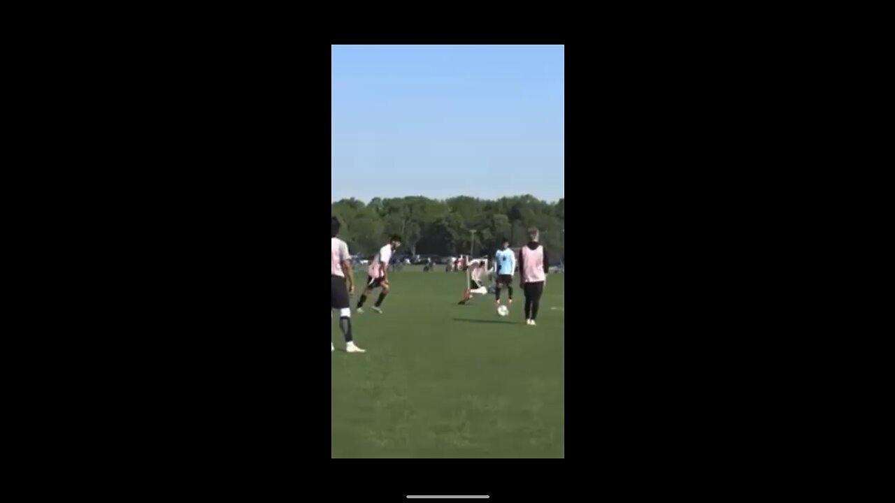 AMAZING FREEKICK !!