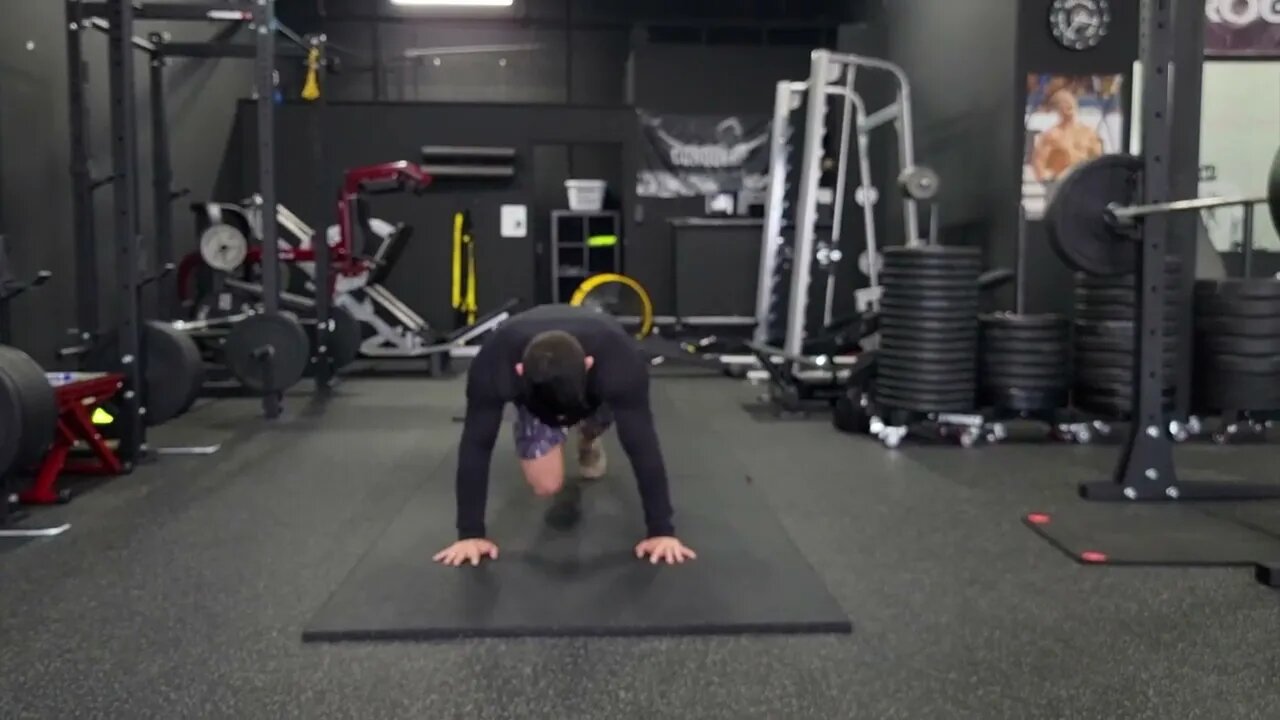 8x Mountain Climbers to 1x Pushup (Dynamic Warmup)