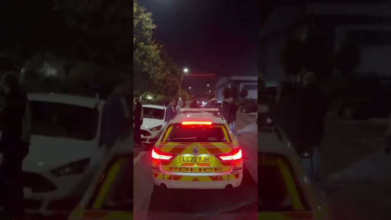 HOLDING UP THE POLICE