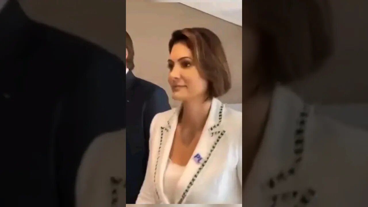 Michelle e Bolsonaro chegam à convenção do PL