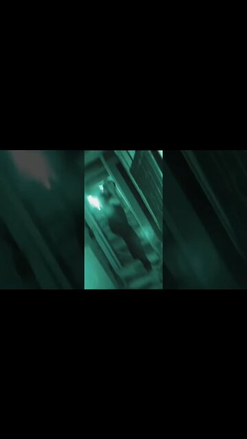 Can you hear the footsteps? 😵