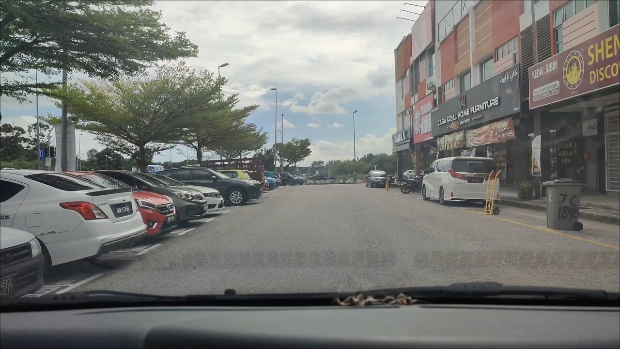 On the Road in Melaka...