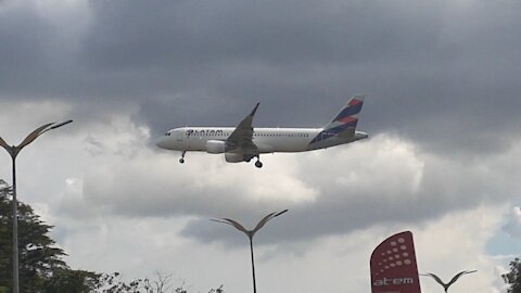 Airbus A320 PR-MYZ on final approach coming from Guarulhos before to land in Manaus