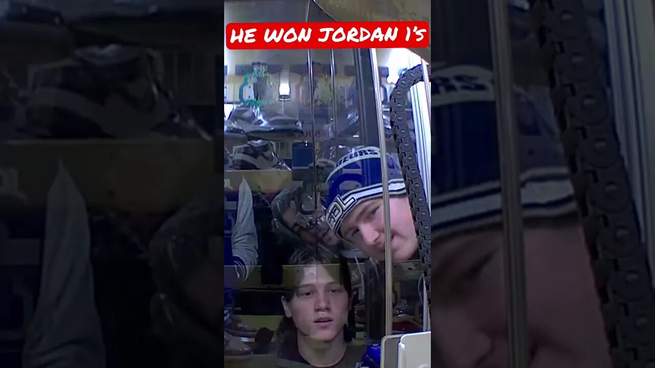 HE WON ON ON HIS 1ST TRY! #fyp #footage #cctv #caughtoncamera #sneakerhead #jordan #arcade #reaction