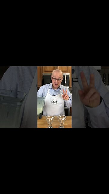 Get Your Tropical Fix with a Homemade Banana Daiquiri Using Fresh Ingredients #shorts