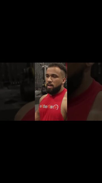 Using a Smith machine for BIGGER DELTS ❗️#shorts