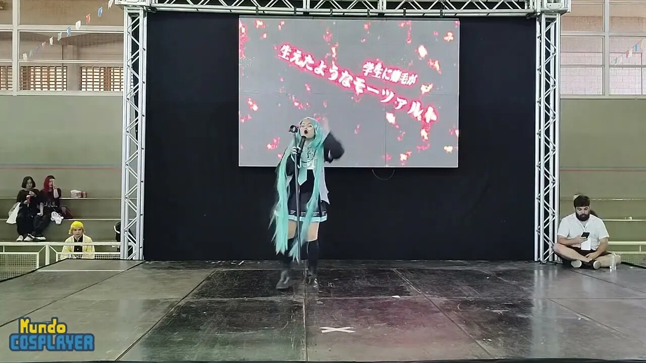 Apresentação Cosplay de Hatsune Miku de Vocaloid no 3º Americana Anime Fest (2022)