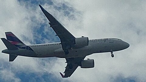 Airbus A320NEO PR-XBI coming from Recife to Fortaleza