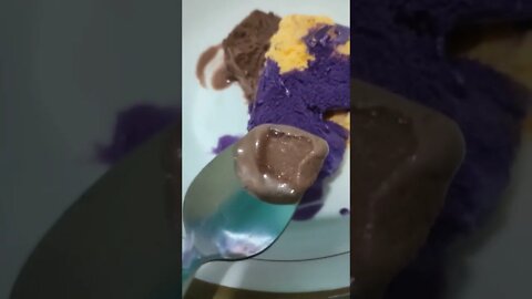 Didn't know #snowflakes is real #Chocolate #icecream #desserts #dessertrecipe #ube #mango #yummy