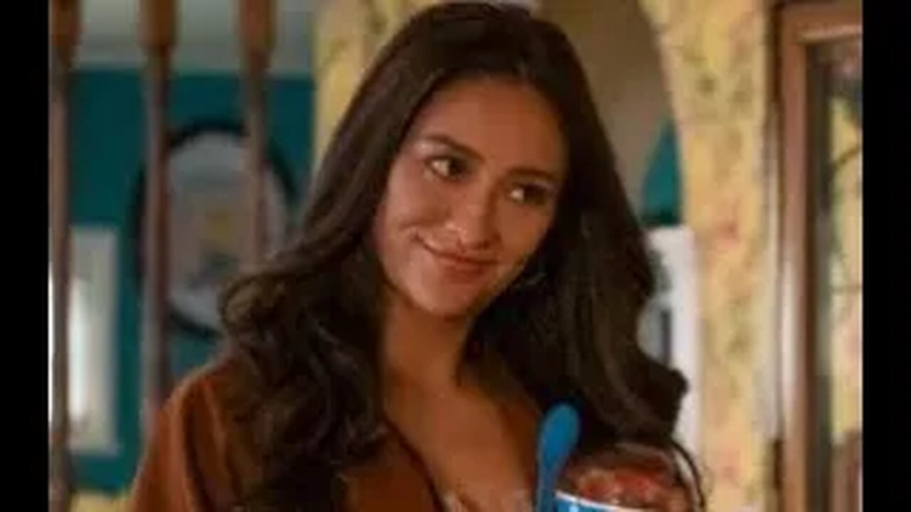 Shay Mitchell Bio| Shay Mitchell Instagram| Lifestyle and Net Worth and success story| Kallis Gomes