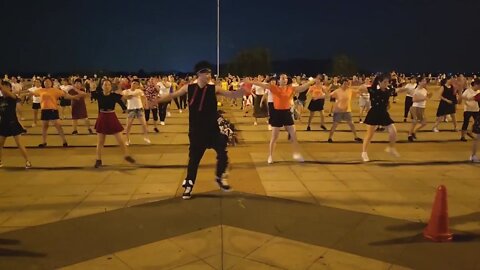 广场舞《都说》32步现代动感健身操，减脂又瘦身，谁跳谁好看【順能炫舞團】