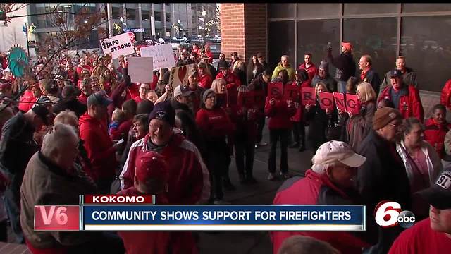 Contract dispute continues for Kokomo firefighters, hundreds gather outside city hall in support
