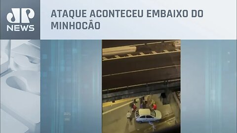 Homem é retirado do próprio carro e agredido por usuários de crack