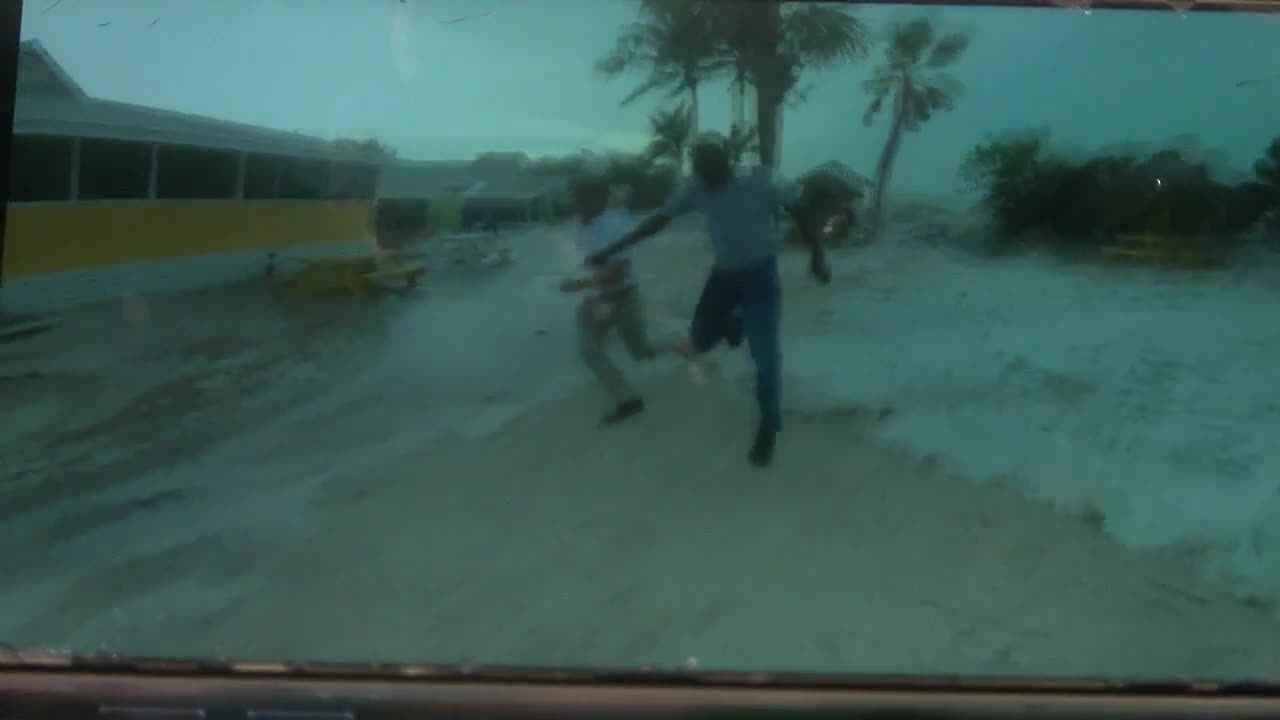 Viewer video: Big wave washes into Sanibel cottages