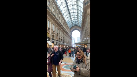 Large market of milan italy😍😍