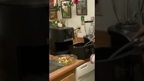 Potatoes 🥔 Coming Out of the Airfryer
