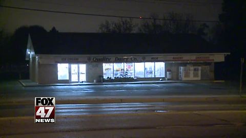 Police: Drunk man arrested for smashing store window