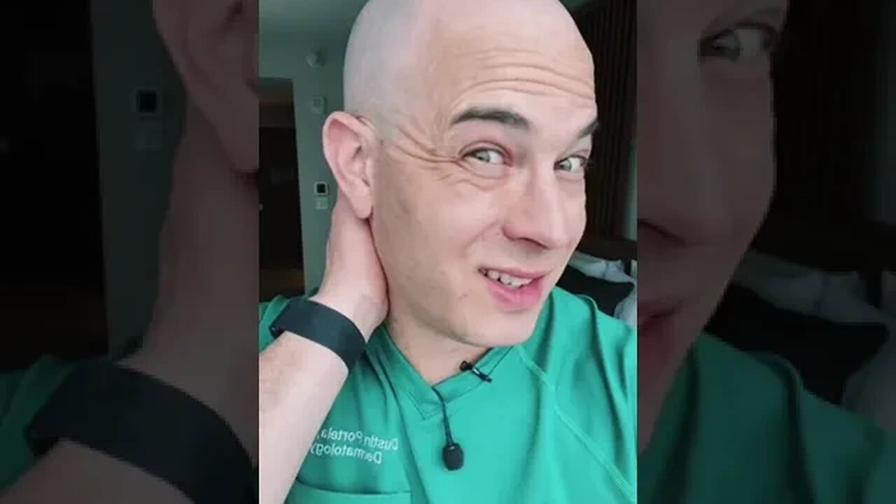 Doctor reacts to CRAZY hand mobility! #doctor #hypermobilitytype #ehlersdanlossyndrome