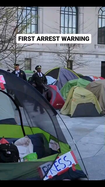 Police decend on Yale University Gaza Plaza telling the pro hamas supporters to leave it be arrested