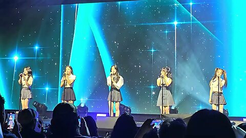 Loona Assemble in Sugarland song Newtopia