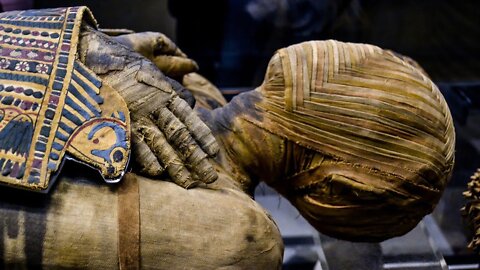 LE MUMMIE EGIZIANE DEI FARAONI DOCUMENTARIO Le piramidi sono solo le tombe dei faraoni egiziani,mettevano tutto nella tomba piramidale gli arredi,l'oro,gli animali mummificati con il faraone,gli schiavi pure etc