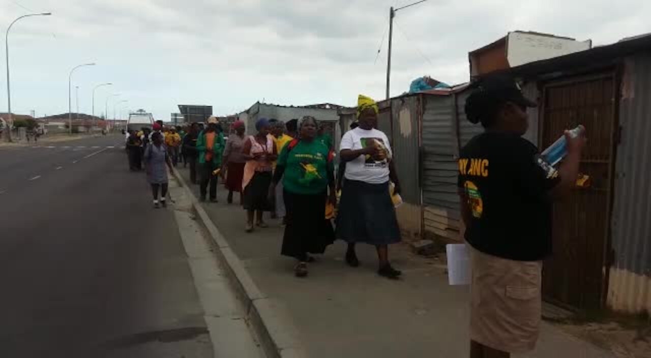 SOUTH AFRICA - Cape Town - ANC door-to-door campaign at the TR informal settlement (Video) (WwD)