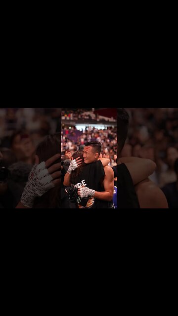 One final walk back for The Korean Zombie 👏