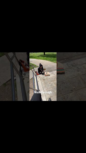 WALKING THROUGH KENSINGTON DAYTIME