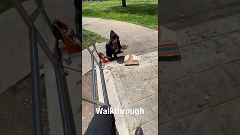 WALKING THROUGH KENSINGTON DAYTIME