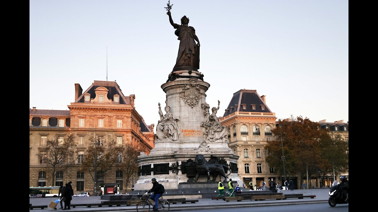 Parisians Angry at Mayor for ‘Trashed’ City