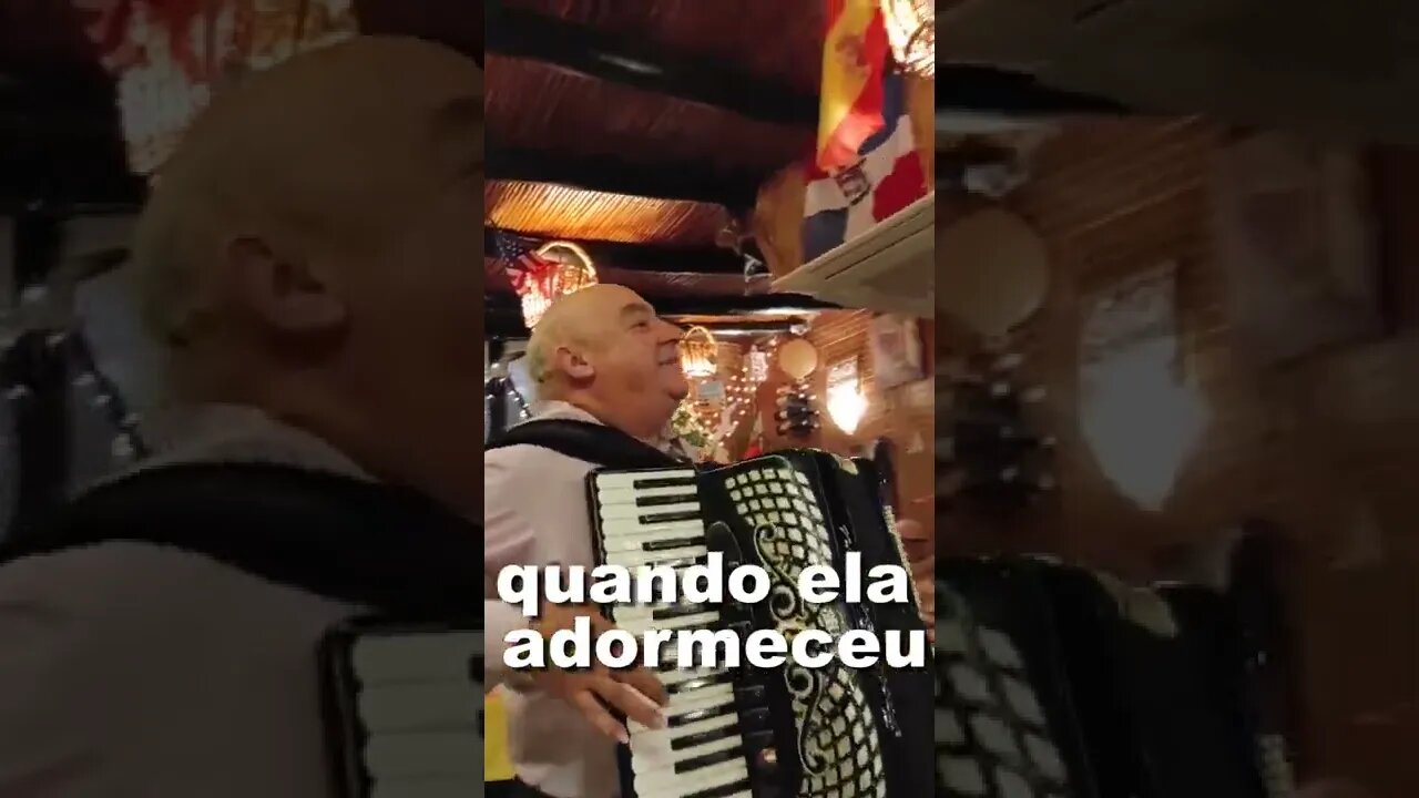 Portugal - Restaurante típico com Fado - Lisboa à noite