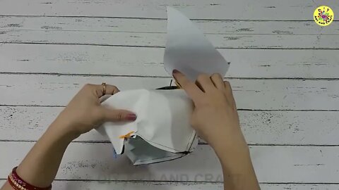So Easy Yet An Unique Bag For Your Cosmetics