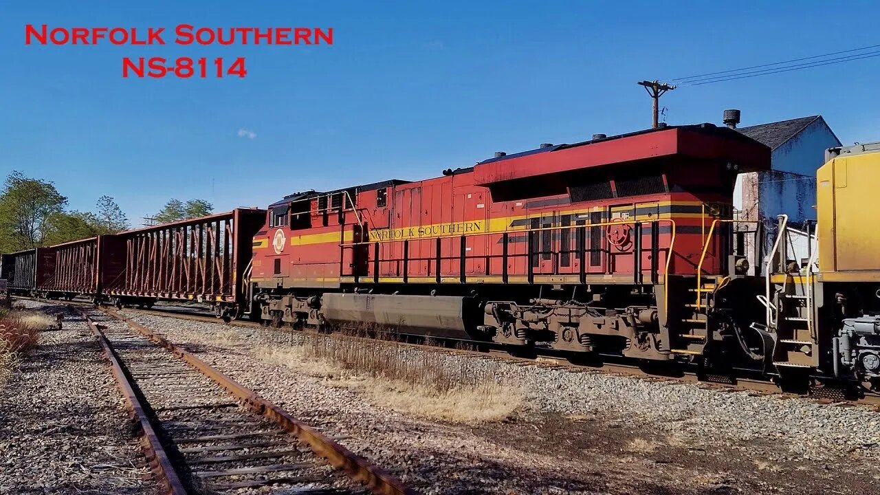 Norfolk Southern Railway action at Hanover Twp. Pa. featuring NS-8114 Oct. 20 2022 #railfanrob