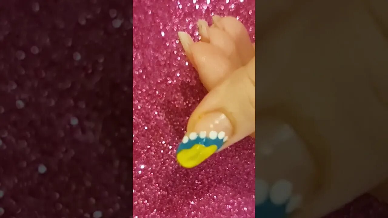 easy nail art short #mehsimcreations #ytshorts #shortvideo #nailart #nails #youtubeshorts