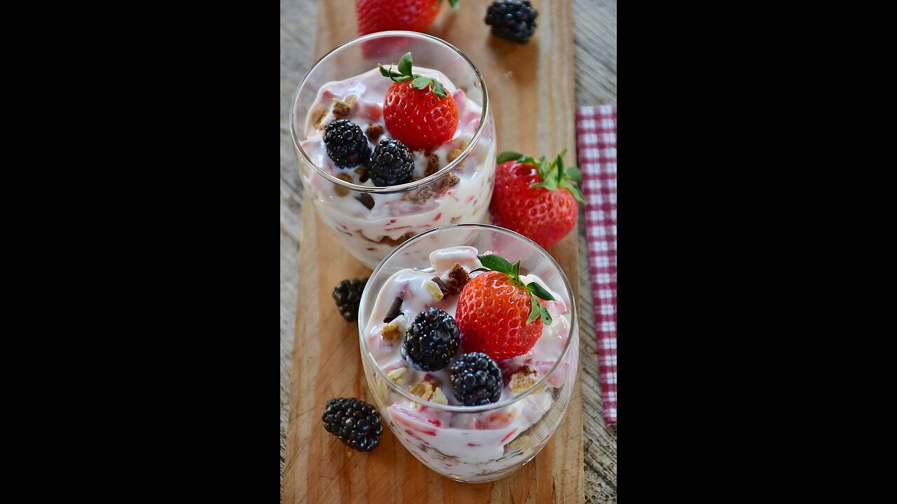 Bien Berry Parfait with Fresh Granola