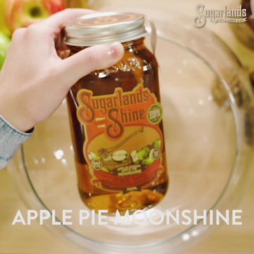 How to Make Apple Pie Moonshine Punch