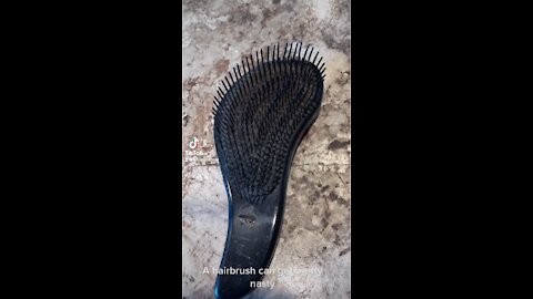 How to clean your hairbrush