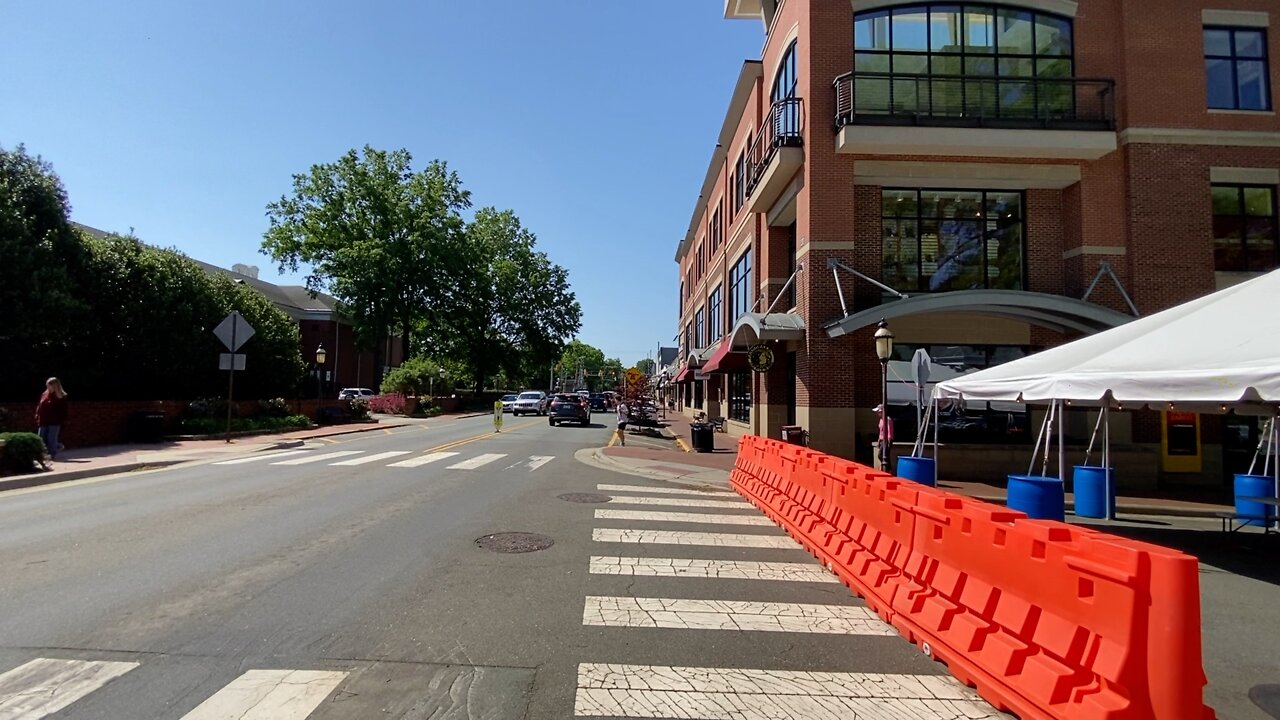 Walk and talk tour of the Elon NC, town center - Small Towns - Cities - Vlogging America